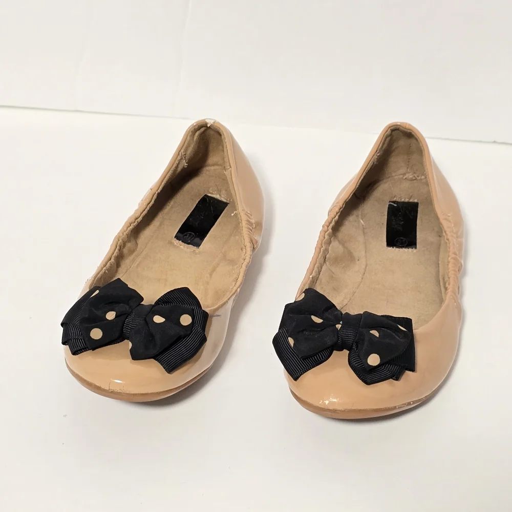Zara Girls Size 31 Patent Tan Flat Bow Shoes